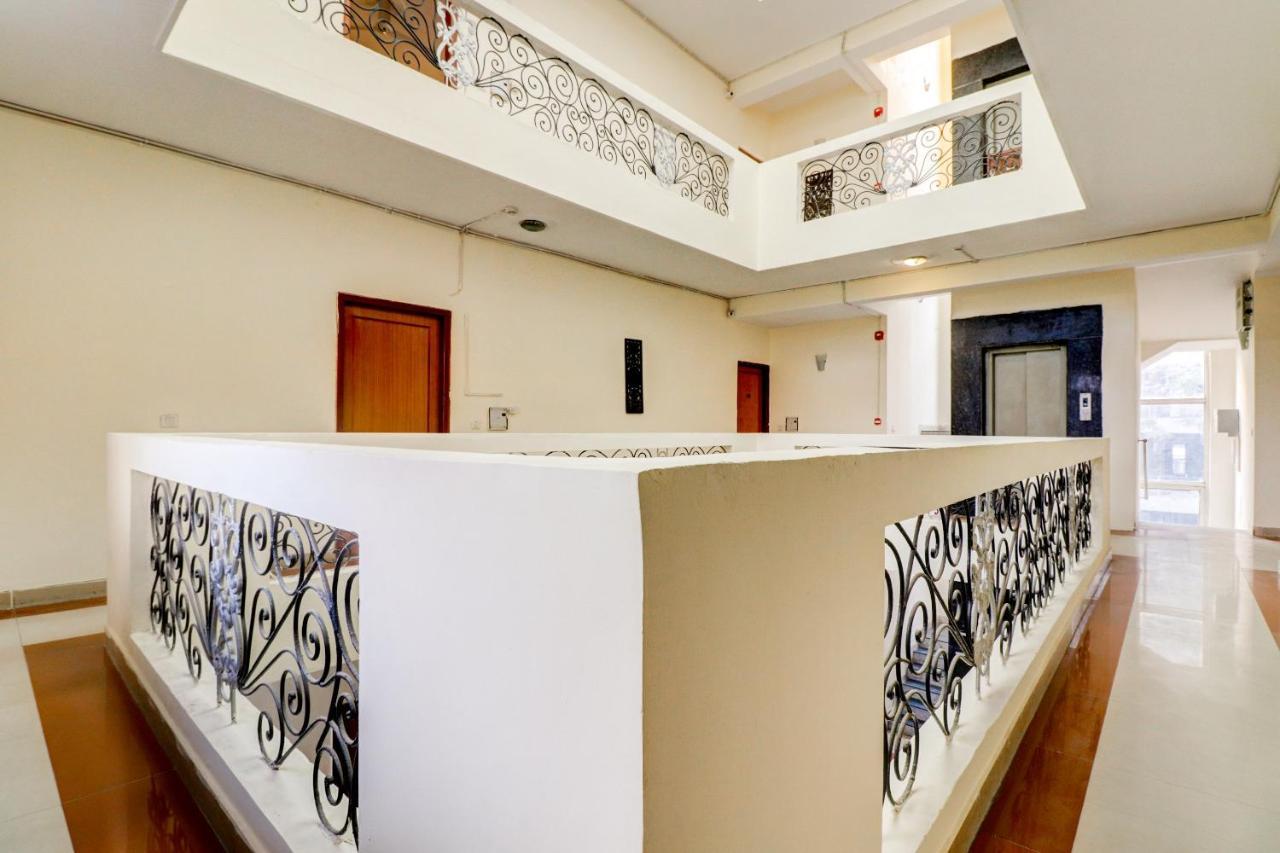 Capital O 68506 Shiv 3* Gurgaon